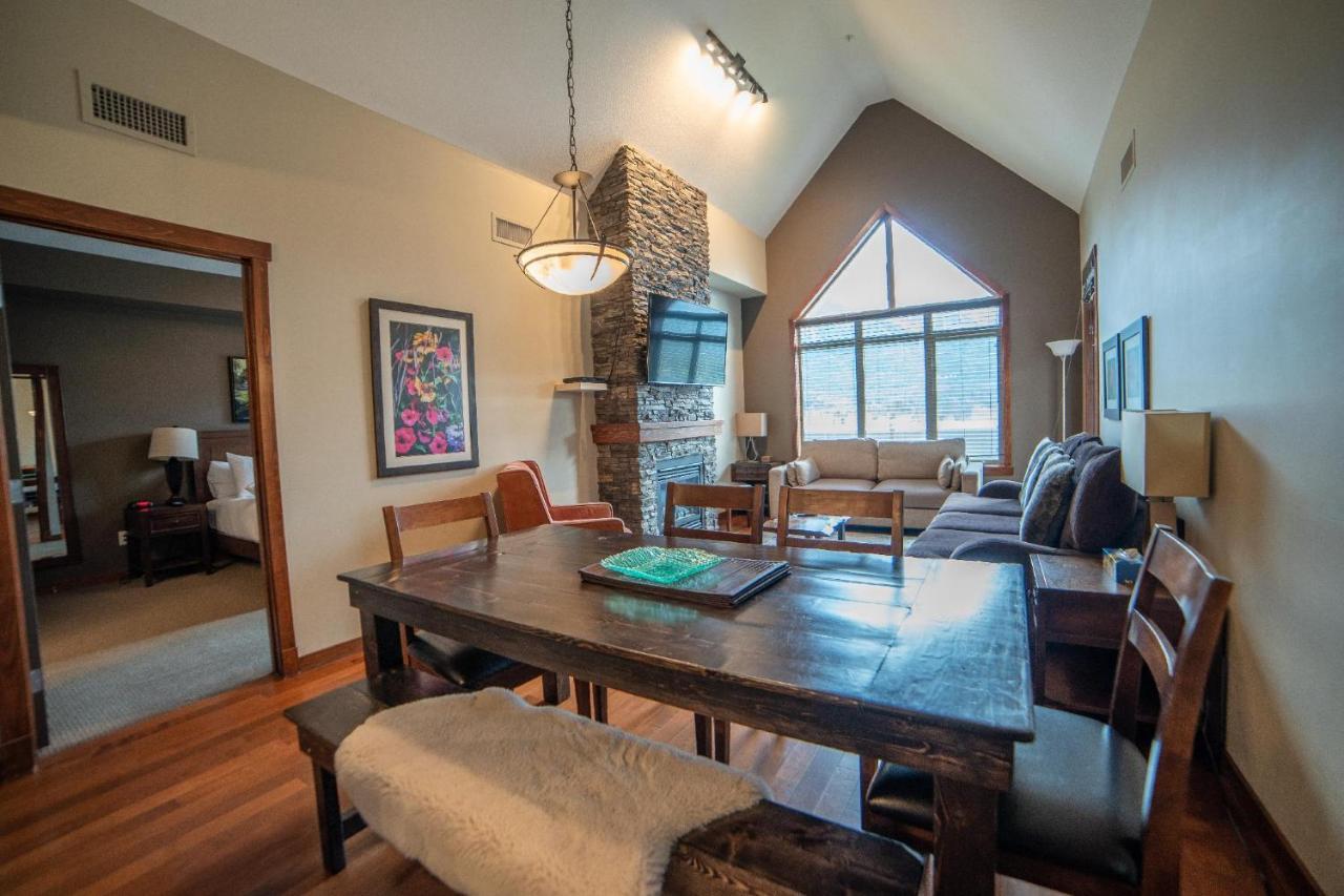 Spacious Penthouse Suite-King Beds-Pool & Hot Tub Canmore Exterior photo