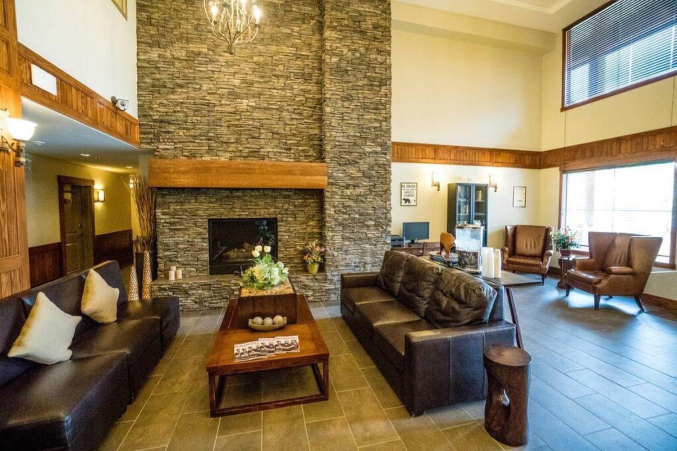 Spacious Penthouse Suite-King Beds-Pool & Hot Tub Canmore Exterior photo